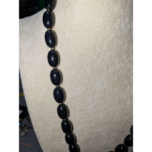 Vintage Black Beaded Necklace Gold-tone separator beads 24 Inches Elegant Oval - Picture 2 of 10